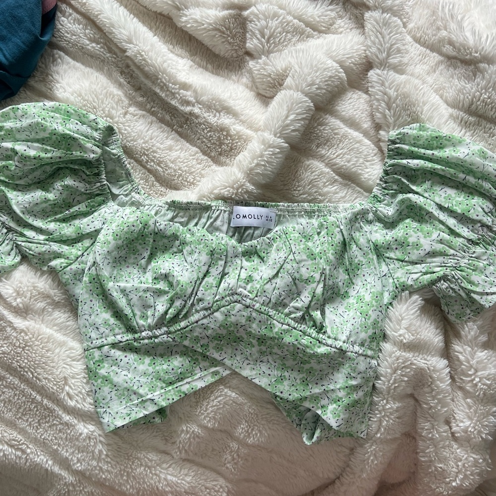 Hello molly crop top